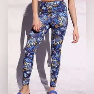 Anthropologie Daily Practice navy blue floral leggings XS